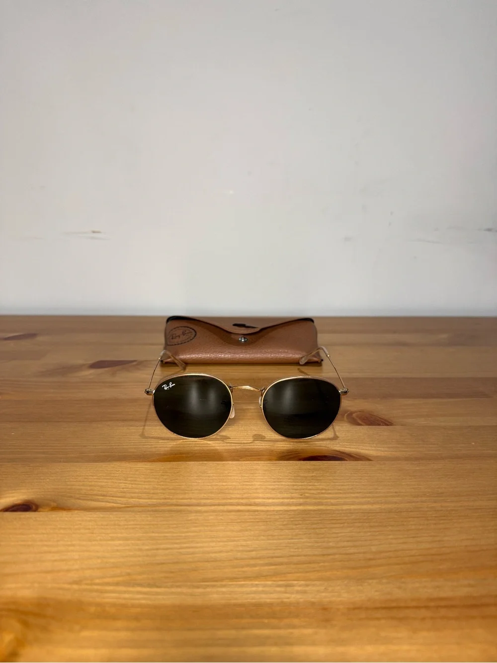 Ray-Ban Round Metal Sunglasses in Gold with Green Lenses